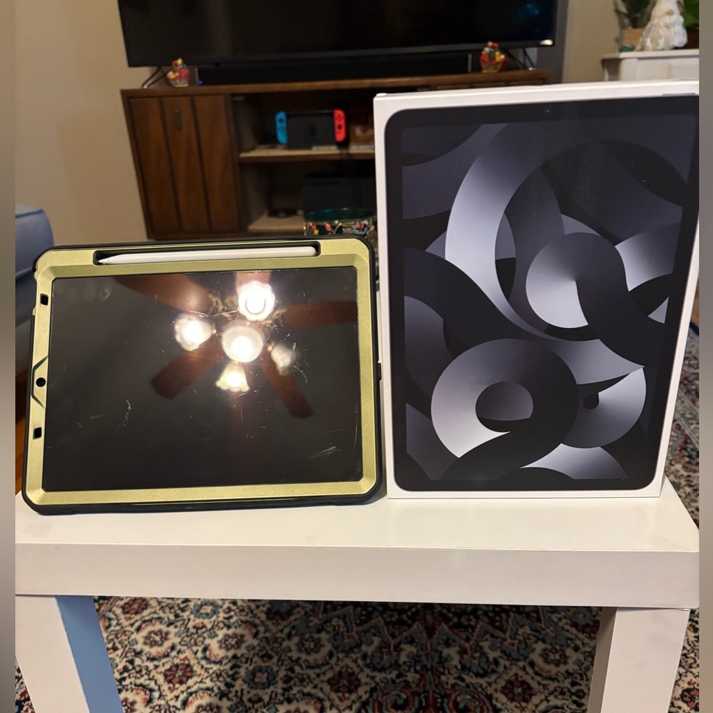 iPad Air 5th Gen 10.9 inch screen with M1 chip
